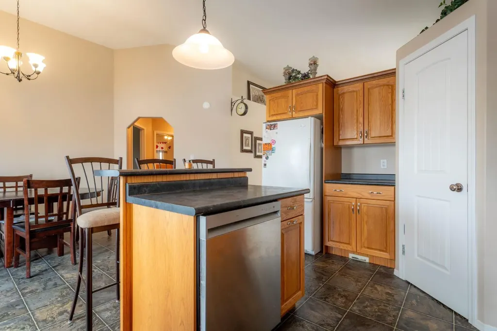 5208 19 Street Lloydminster AB T9V3K6