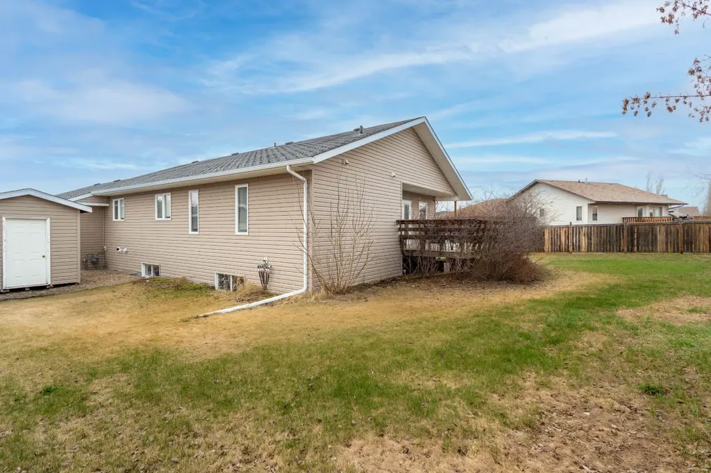 5208 19 Street Lloydminster AB T9V3K6
