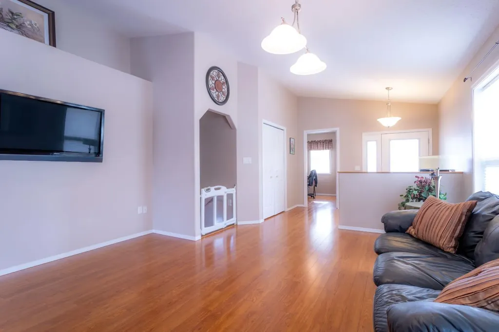 5208 19 Street Lloydminster AB T9V3K6