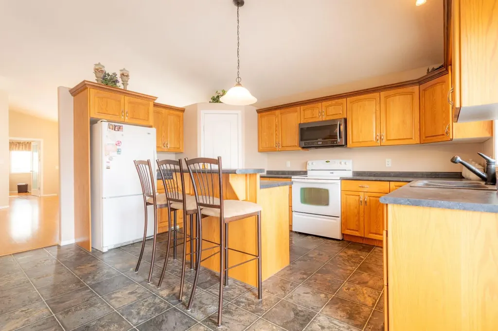 5208 19 Street Lloydminster AB T9V3K6