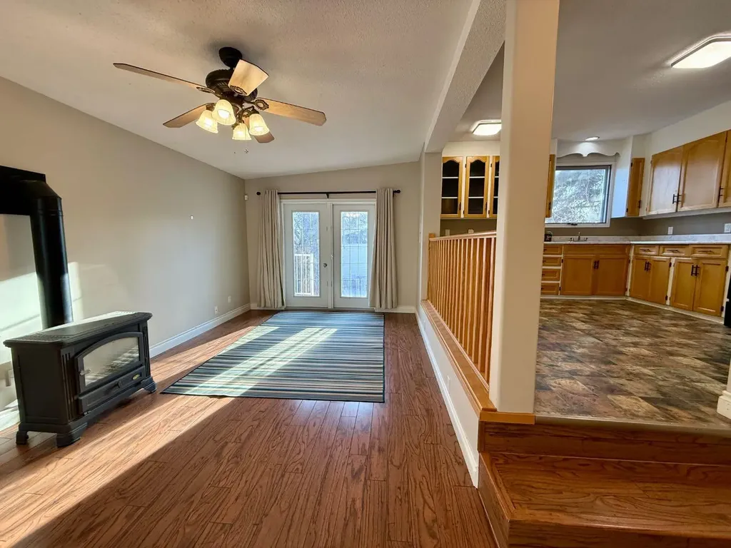 713 6 Avenue Wainwright AB T9W 1B6