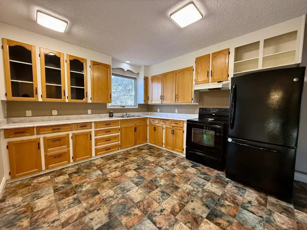 713 6 Avenue Wainwright AB T9W 1B6