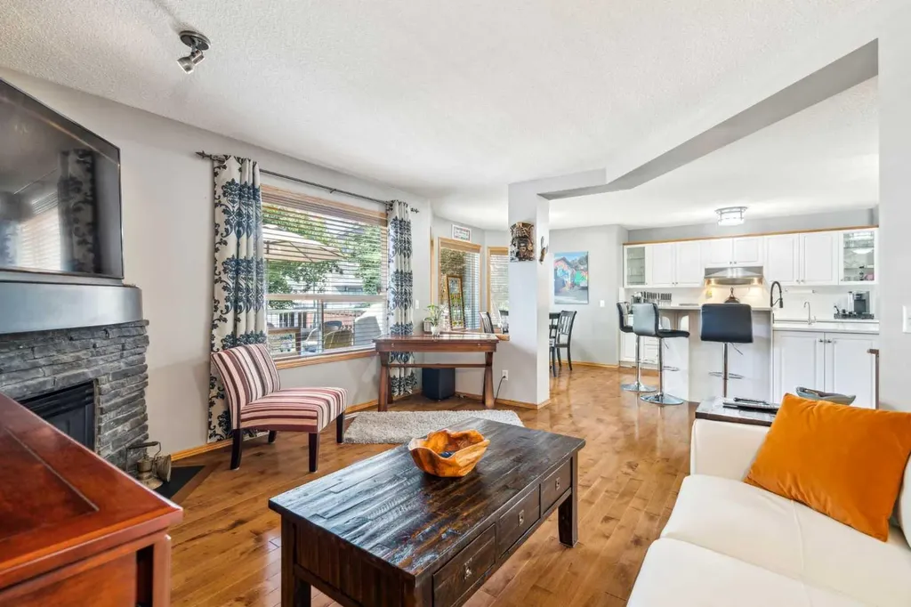 25 Harvest Park Court NE Calgary AB T3K 4H9