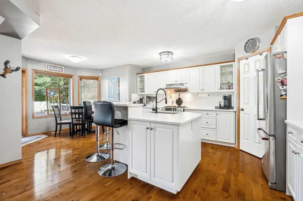 25 Harvest Park Court NE Calgary AB T3K 4H9