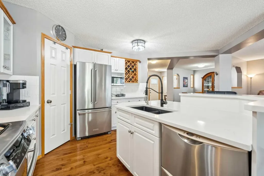 25 Harvest Park Court NE Calgary AB T3K 4H9
