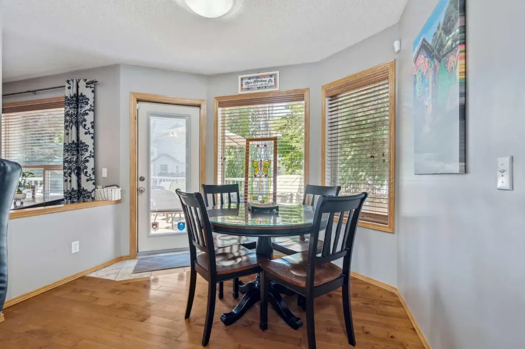25 Harvest Park Court NE Calgary AB T3K 4H9