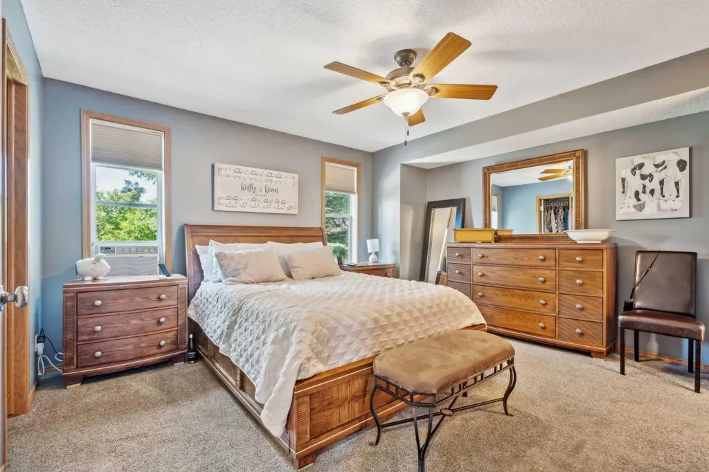 25 Harvest Park Court NE Calgary AB T3K 4H9