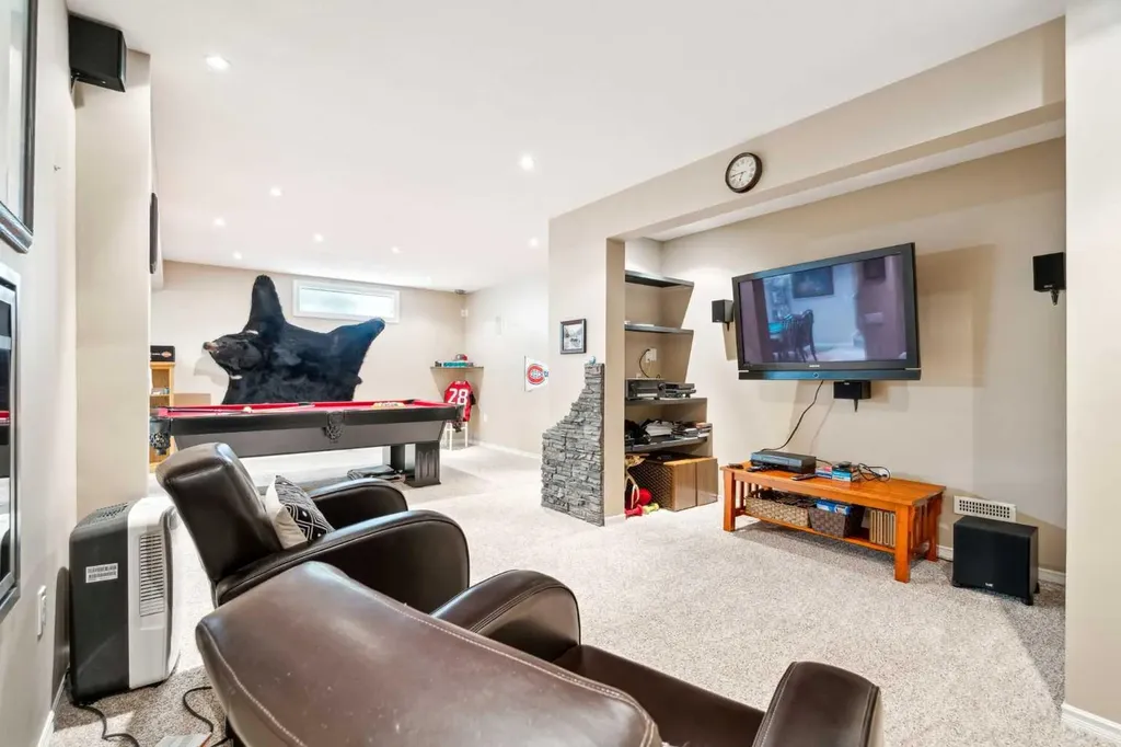 25 Harvest Park Court NE Calgary AB T3K 4H9