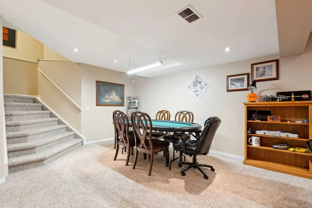 25 Harvest Park Court NE Calgary AB T3K 4H9