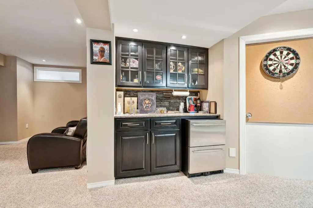 25 Harvest Park Court NE Calgary AB T3K 4H9