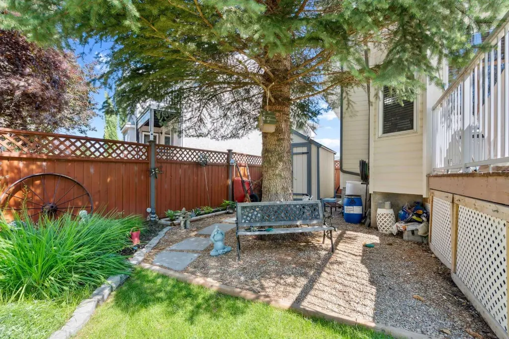 25 Harvest Park Court NE Calgary AB T3K 4H9