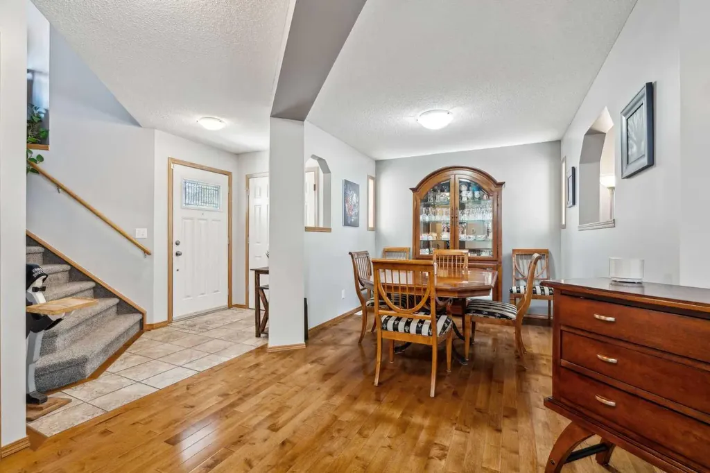 25 Harvest Park Court NE Calgary AB T3K 4H9