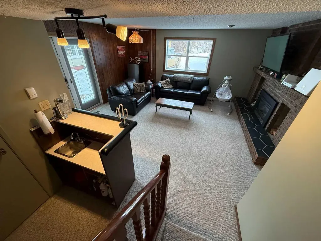 4606 50 Avenue Vermilion AB T9X 1R5