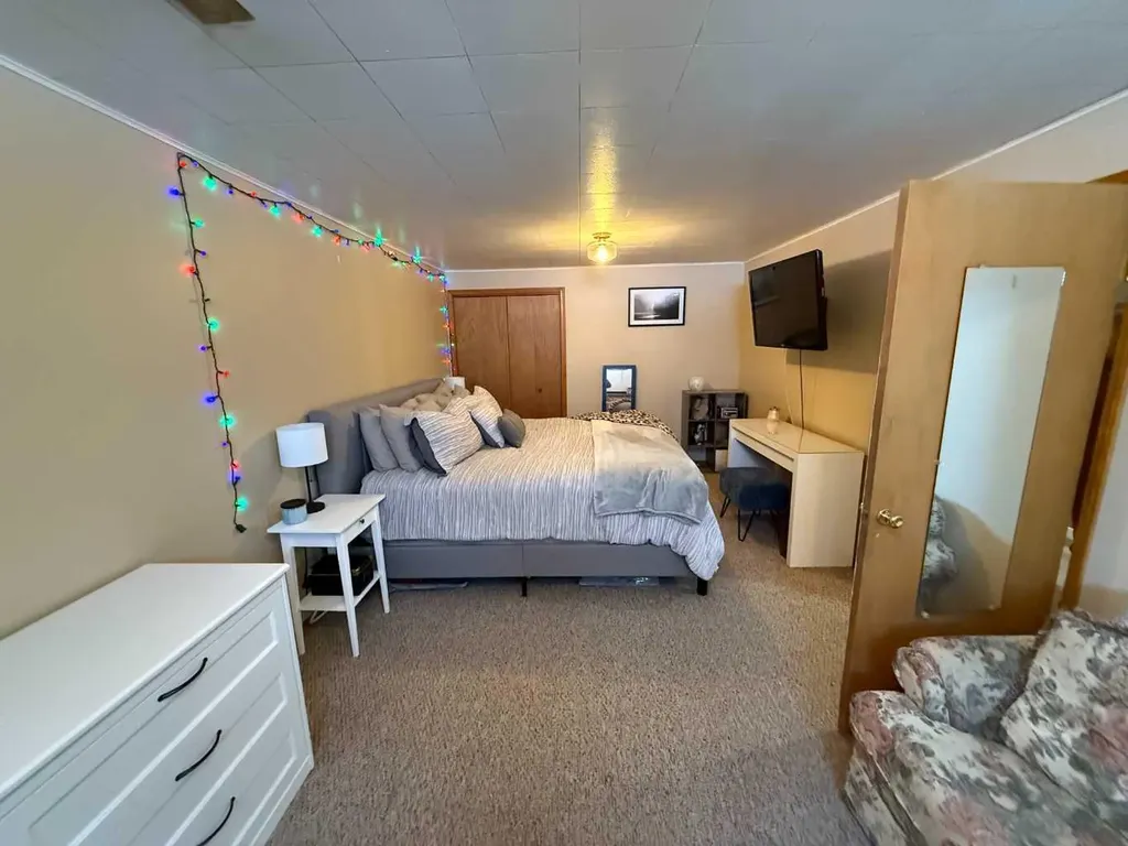 4606 50 Avenue Vermilion AB T9X 1R5