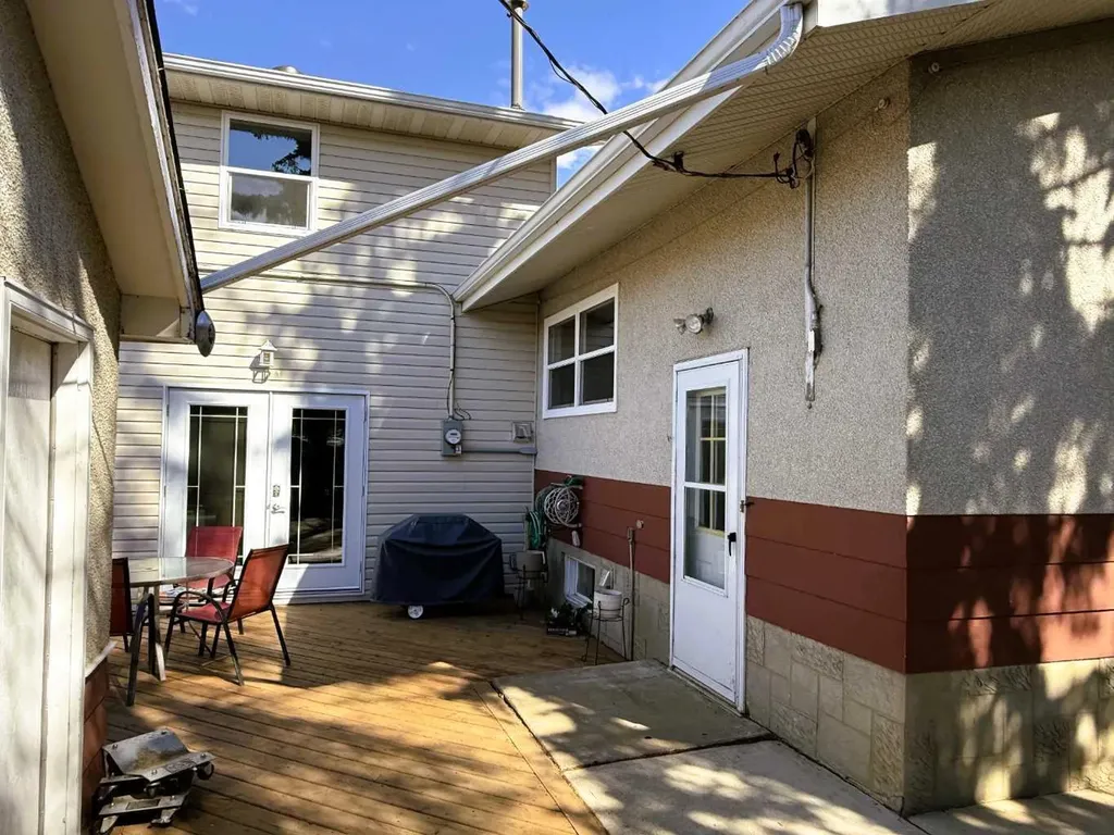 4606 50 Avenue Vermilion AB T9X 1R5
