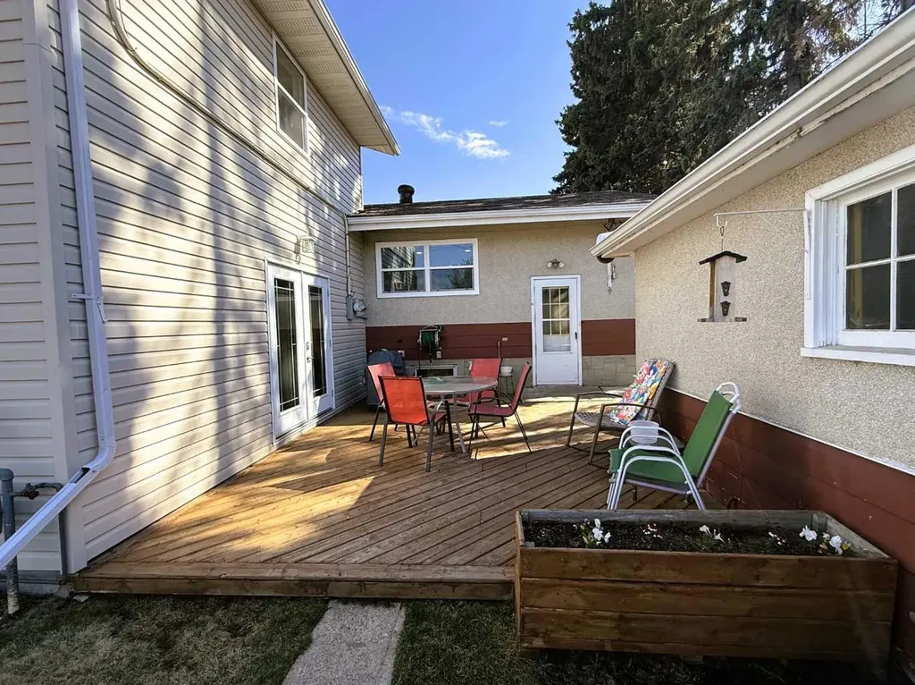 4606 50 Avenue Vermilion AB T9X 1R5