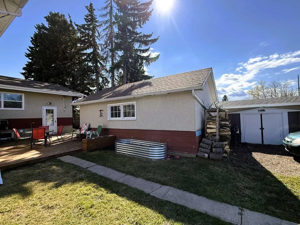 4606 50 Avenue Vermilion AB T9X 1R5