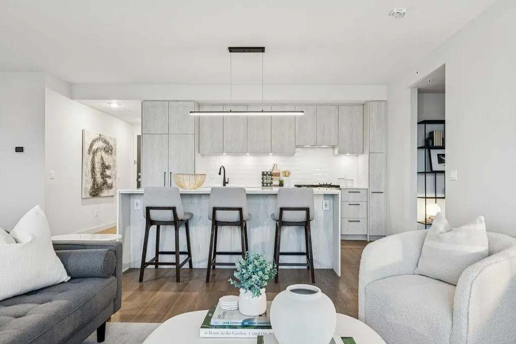 1107 Gladstone Road NW Calgary AB T2N 3T1