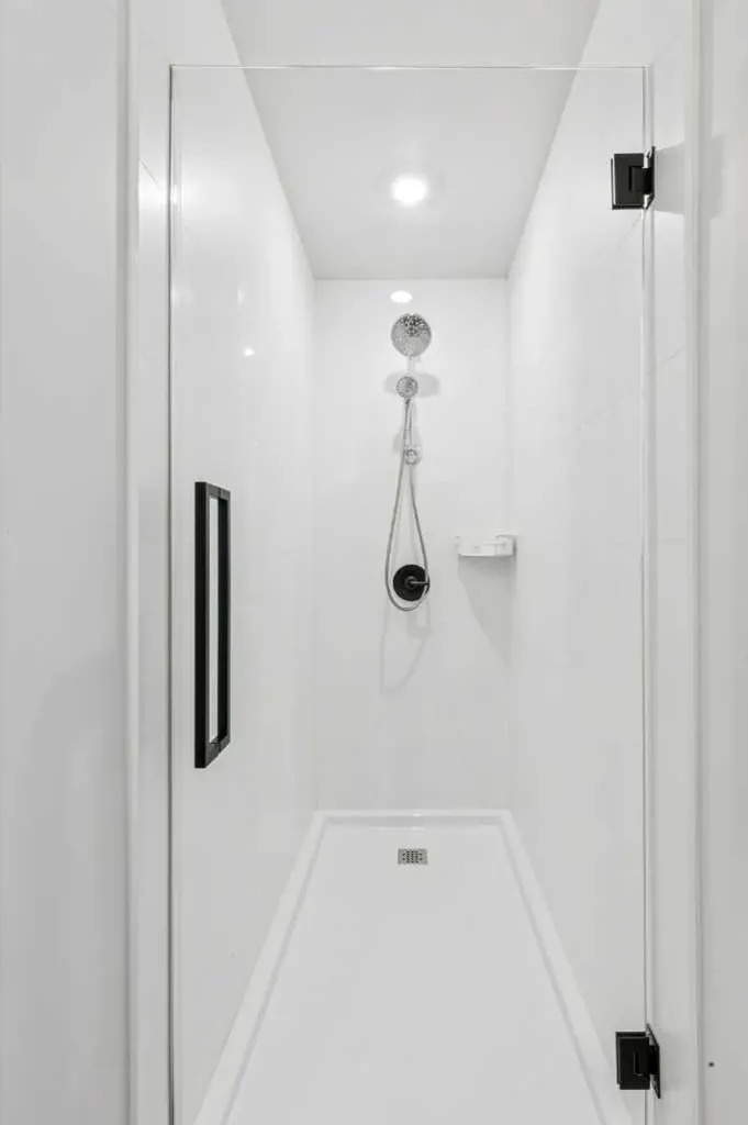 1107 Gladstone Road NW Calgary AB T2N 3T1