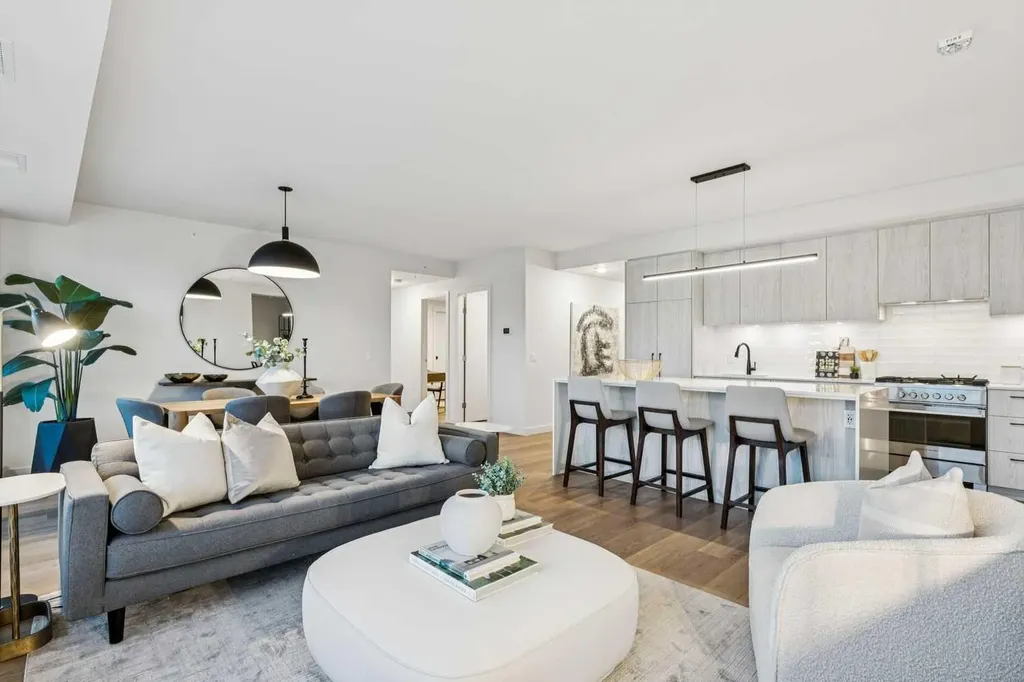 1107 Gladstone Road NW Calgary AB T2N 3T1
