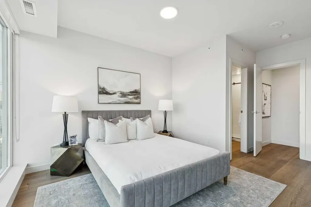 1107 Gladstone Road NW Calgary AB T2N 3T1