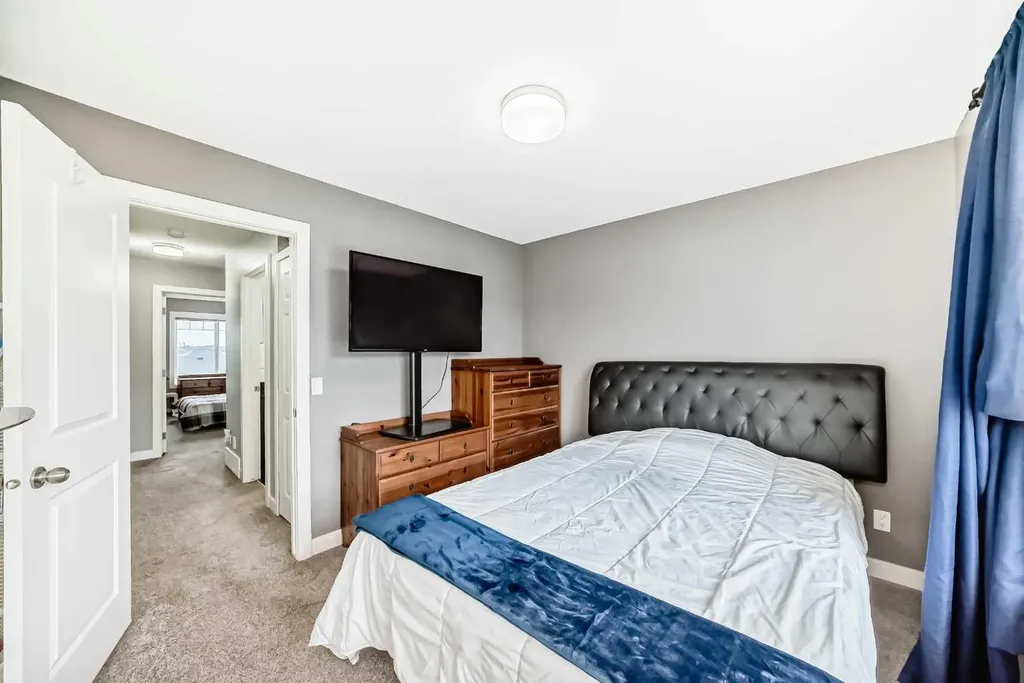 2802 Kings Heights Gate SE Airdrie AB T4A 0T3
