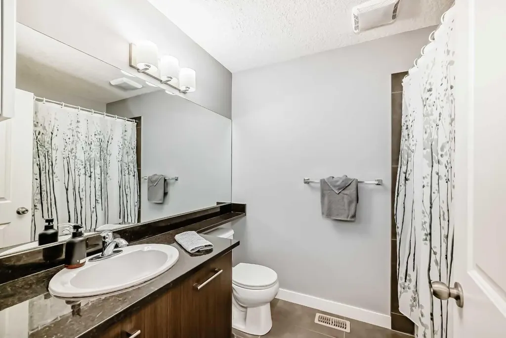 2802 Kings Heights Gate SE Airdrie AB T4A 0T3