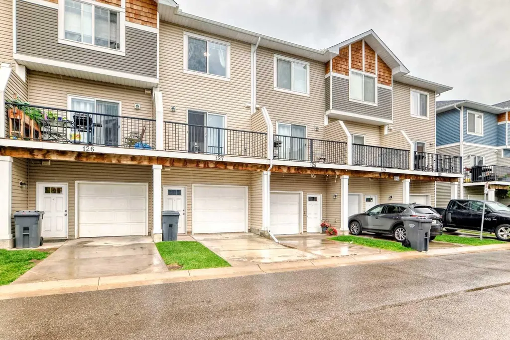 2802 Kings Heights Gate SE Airdrie AB T4A 0T3