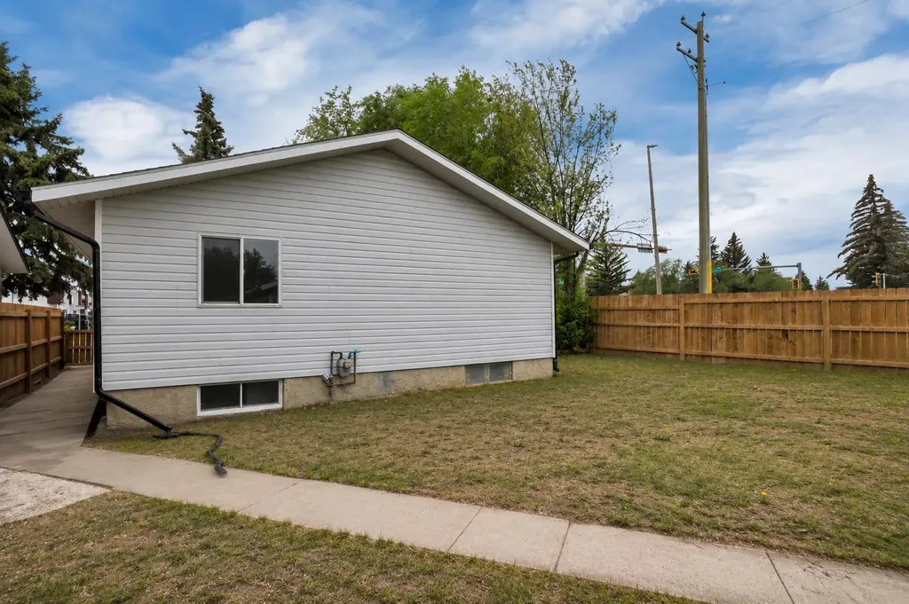 6318 Horn Street Red Deer AB T4N 5M5