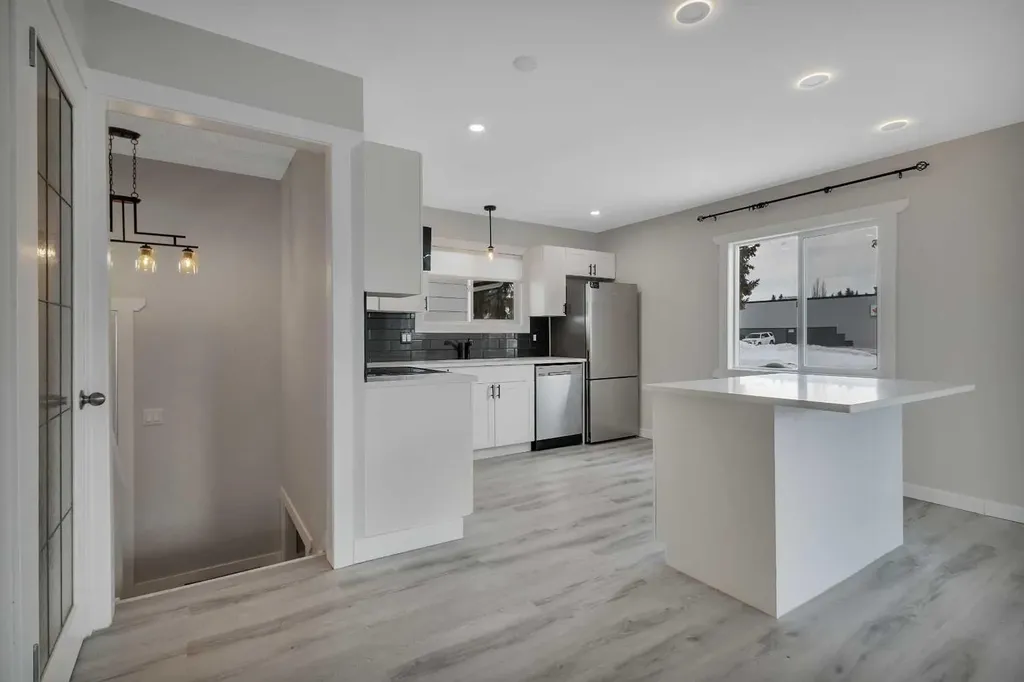 6318 Horn Street Red Deer AB T4N 5M5