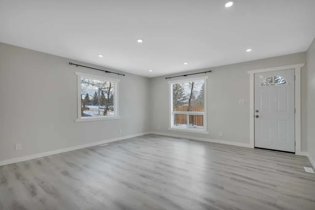 6318 Horn Street Red Deer AB T4N 5M5