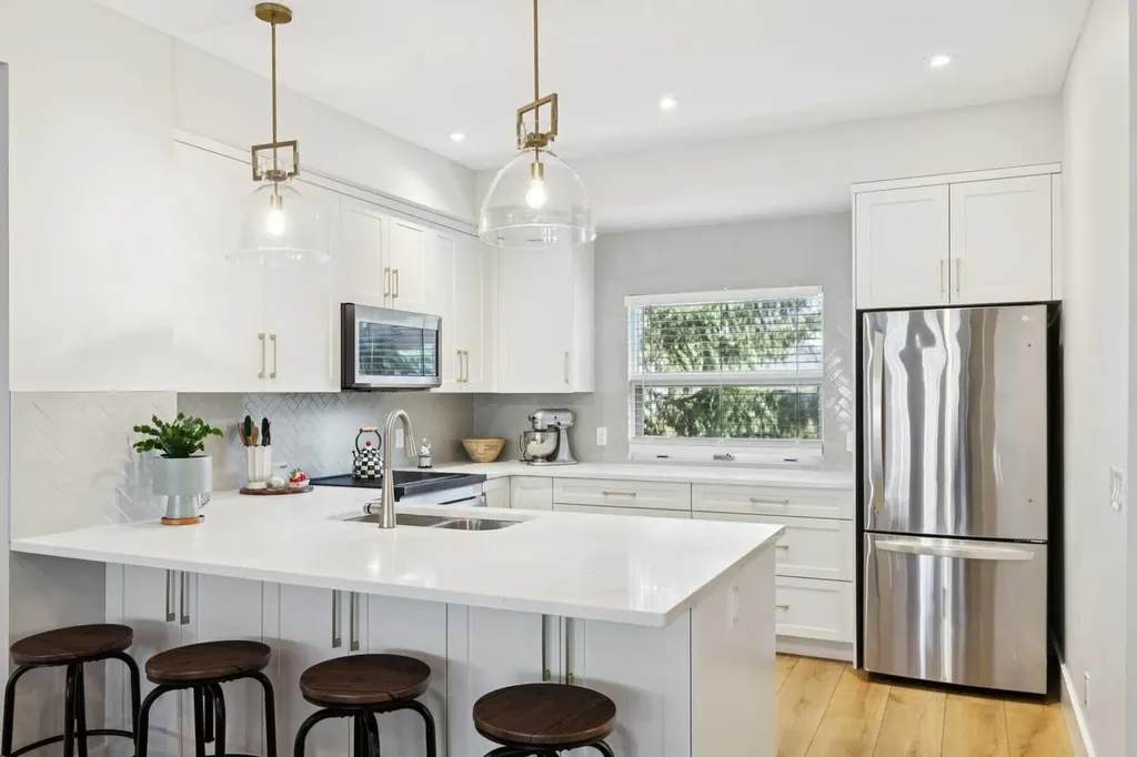 1935 35 Street SW Calgary AB T3E 2X4