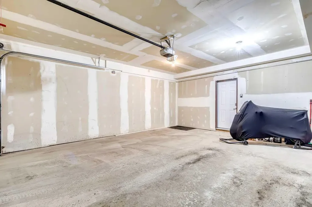 1935 35 Street SW Calgary AB T3E 2X4