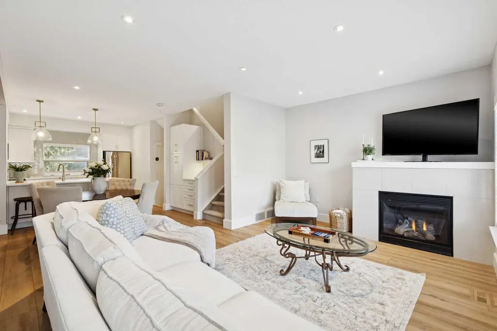 1935 35 Street SW Calgary AB T3E 2X4
