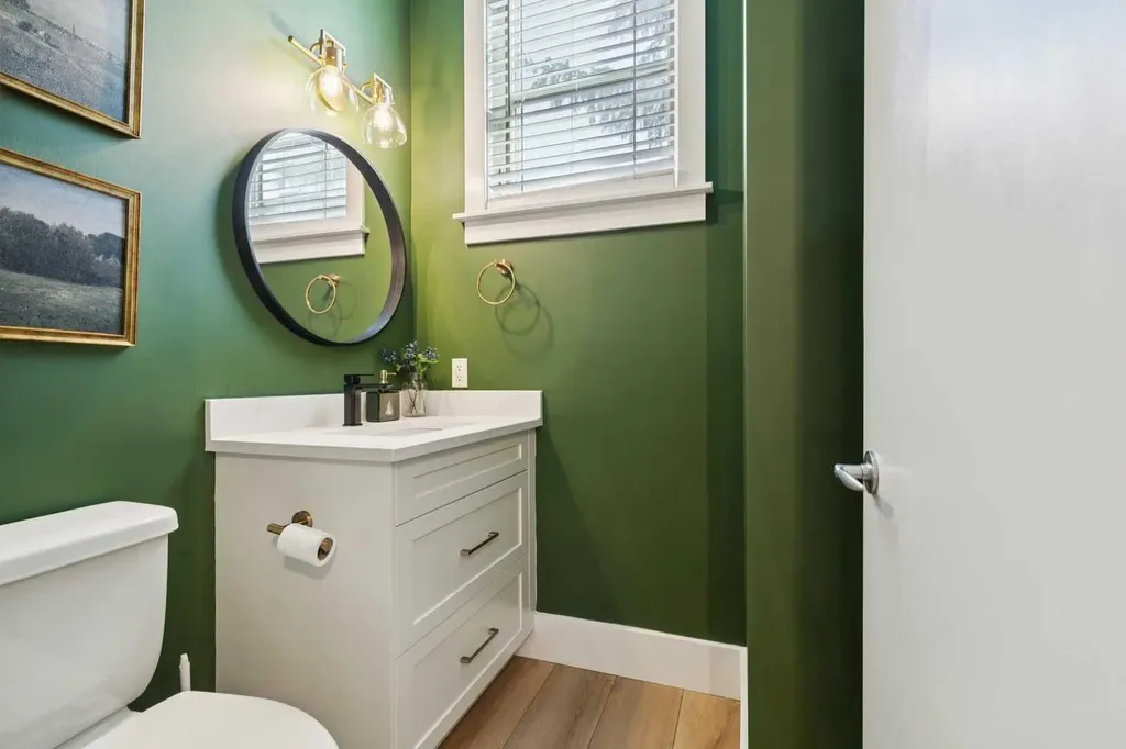 1935 35 Street SW Calgary AB T3E 2X4