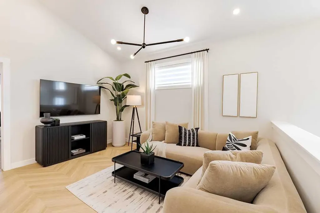 190 Rosemary Gardens SE Calgary AB T3S0E7