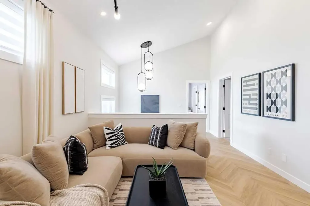 190 Rosemary Gardens SE Calgary AB T3S0E7
