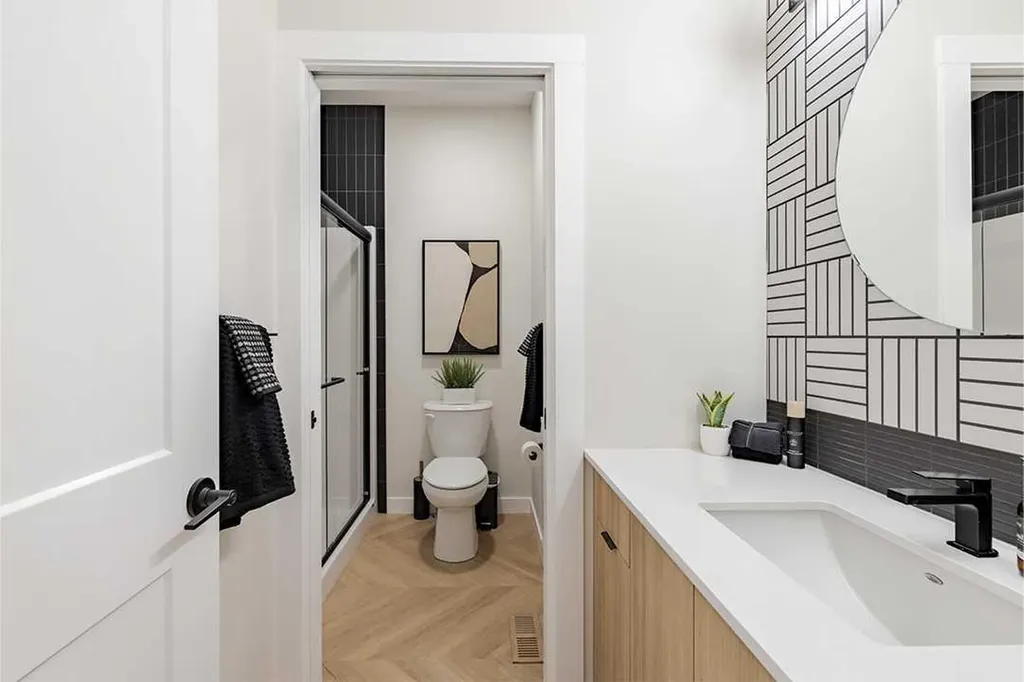 190 Rosemary Gardens SE Calgary AB T3S0E7