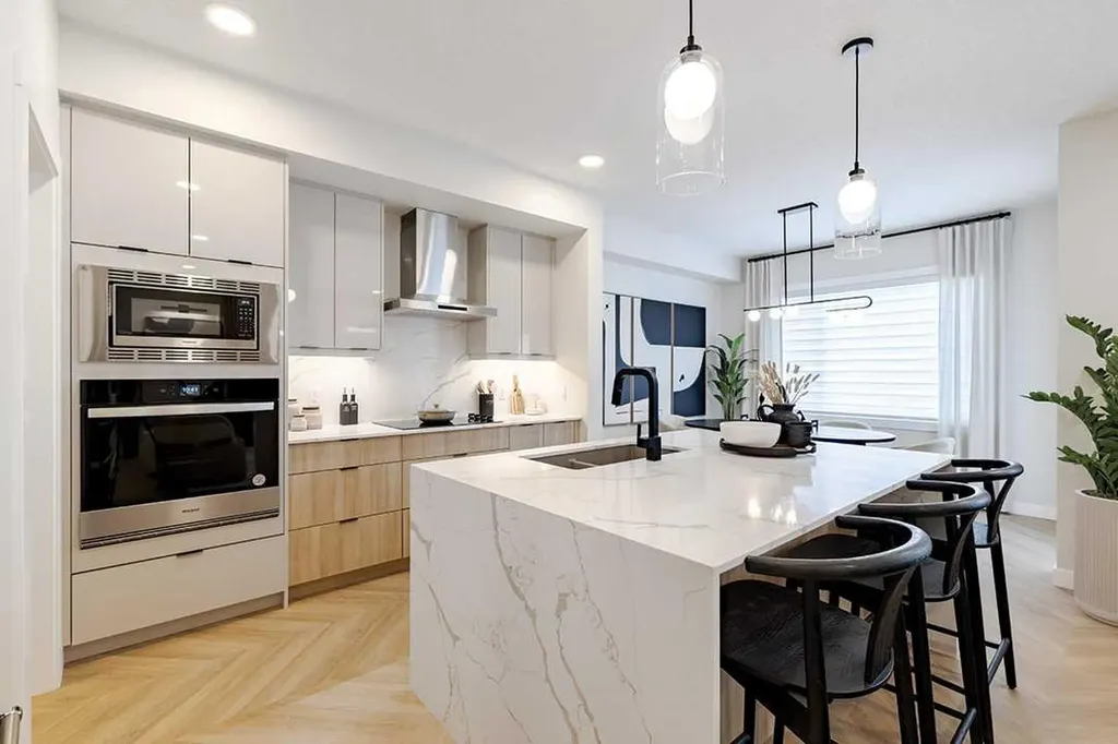 190 Rosemary Gardens SE Calgary AB T3S0E7