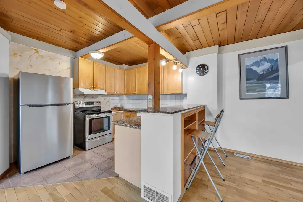 11010 Bonaventure Drive SE Calgary AB T2J 3A8