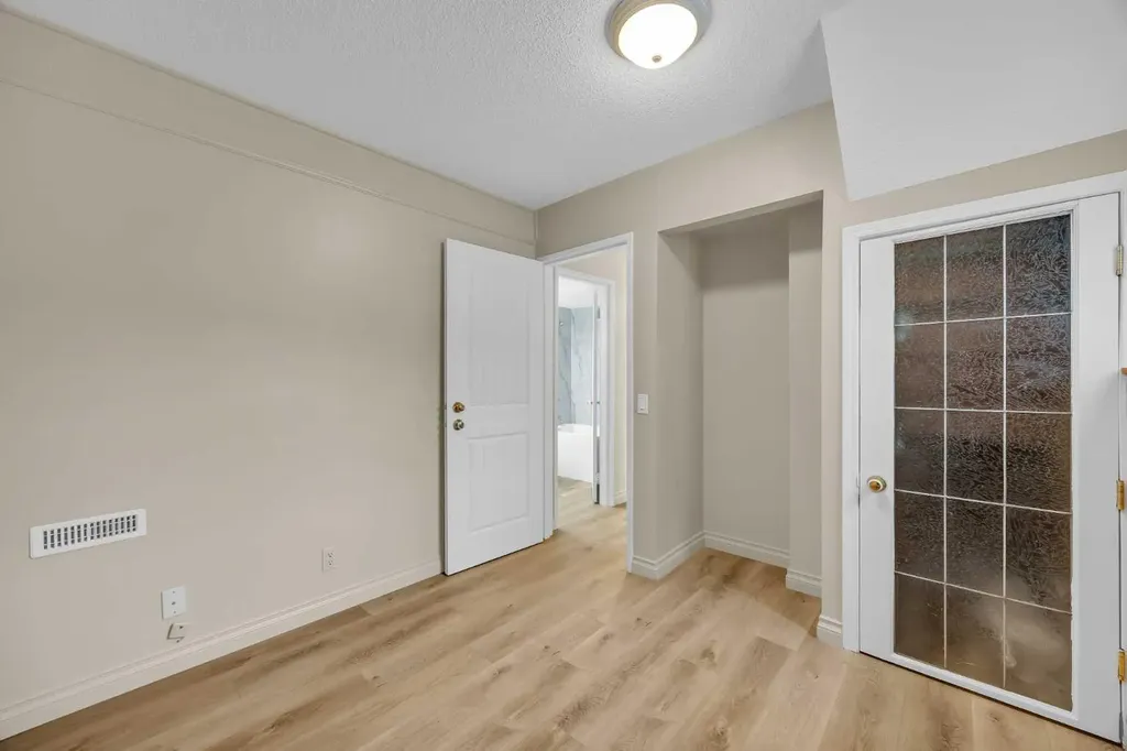 11010 Bonaventure Drive SE Calgary AB T2J 3A8