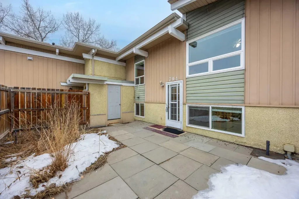 11010 Bonaventure Drive SE Calgary AB T2J 3A8
