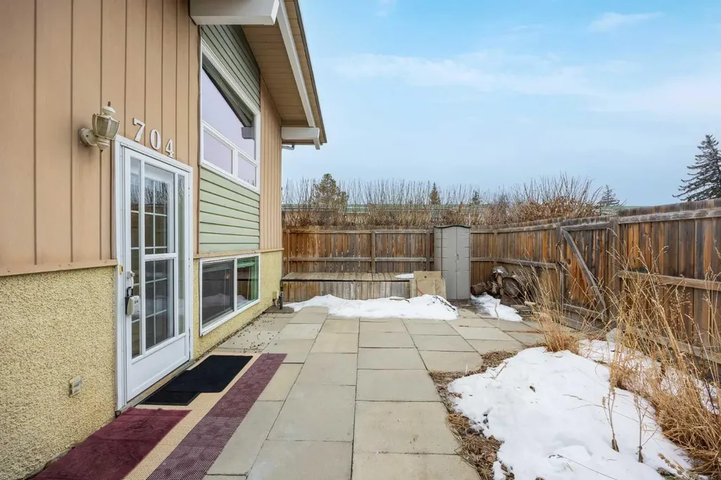 11010 Bonaventure Drive SE Calgary AB T2J 3A8