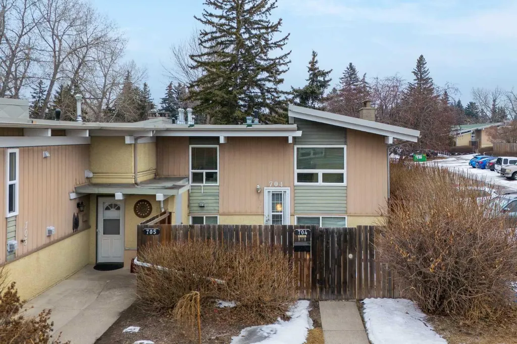 11010 Bonaventure Drive SE Calgary AB T2J 3A8