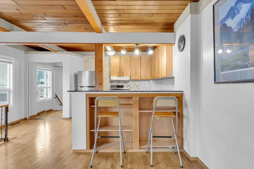 11010 Bonaventure Drive SE Calgary AB T2J 3A8