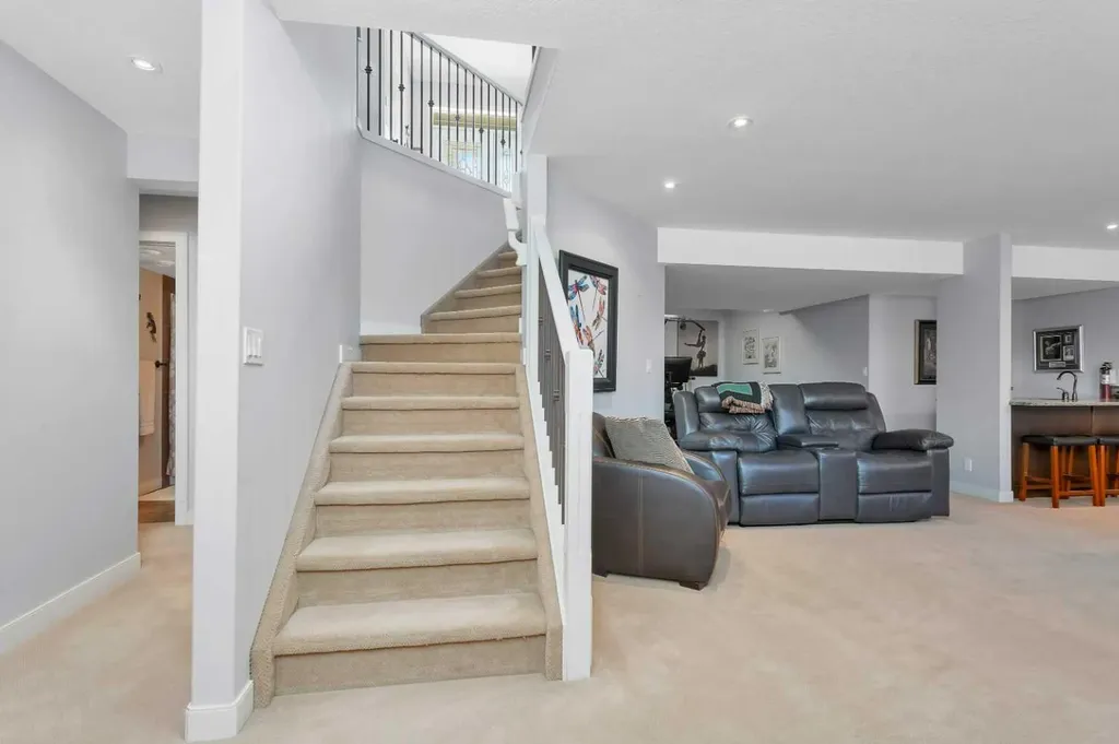 38 Overand Place Red Deer AB T4P 0E7