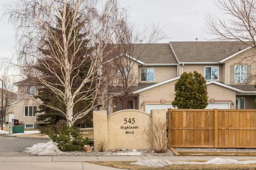 545 Highlands Boulevard W Lethbridge AB T1J 4V2