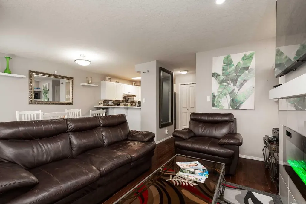 545 Highlands Boulevard W Lethbridge AB T1J 4V2