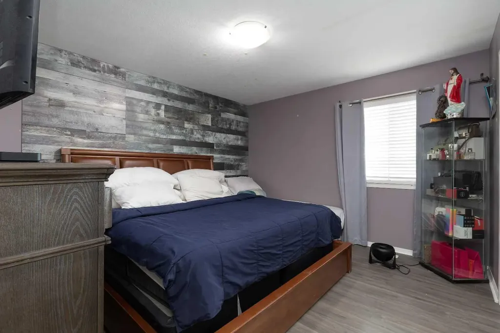 545 Highlands Boulevard W Lethbridge AB T1J 4V2