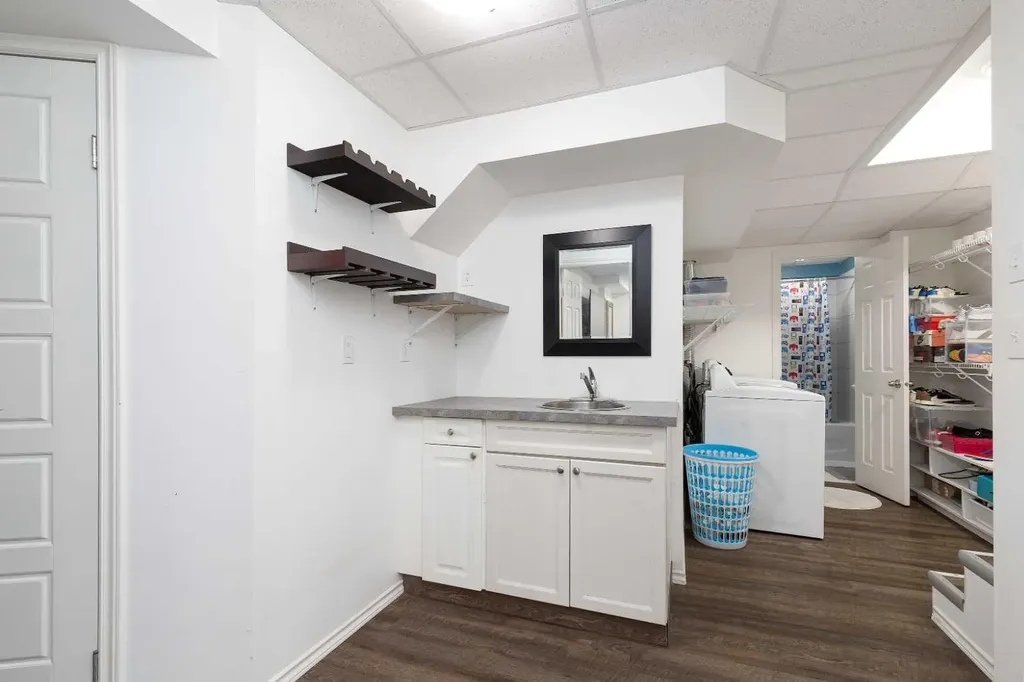 545 Highlands Boulevard W Lethbridge AB T1J 4V2